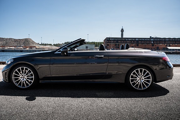 Mercedes-Benz C300 16 of 30