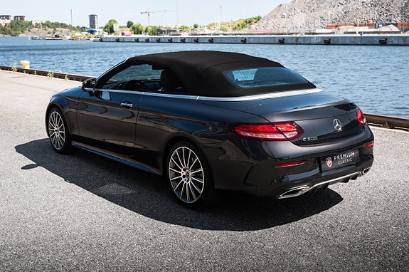 Mercedes-Benz C300 14 of 30