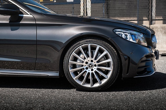Mercedes-Benz C300 8 of 30