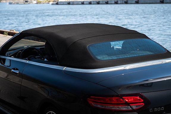 Mercedes-Benz C300 15 of 30