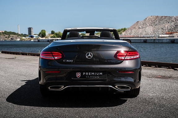 Mercedes-Benz C300 11 of 30