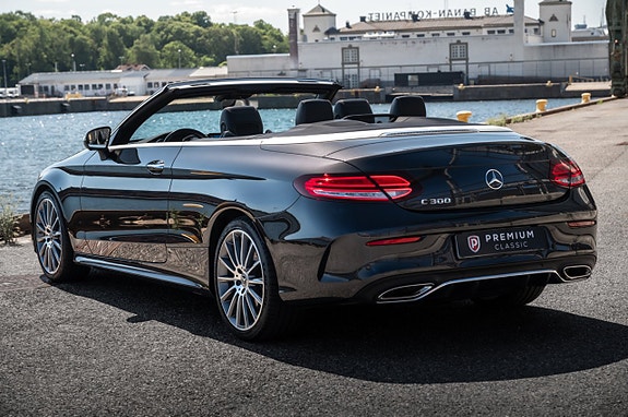 Mercedes-Benz C300 12 of 30