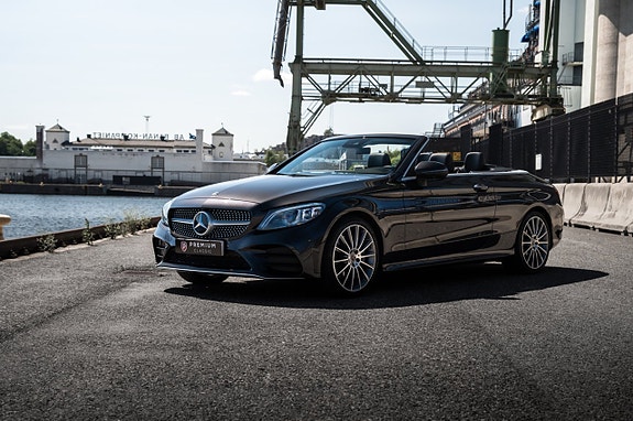 Mercedes-Benz C300 2 of 30