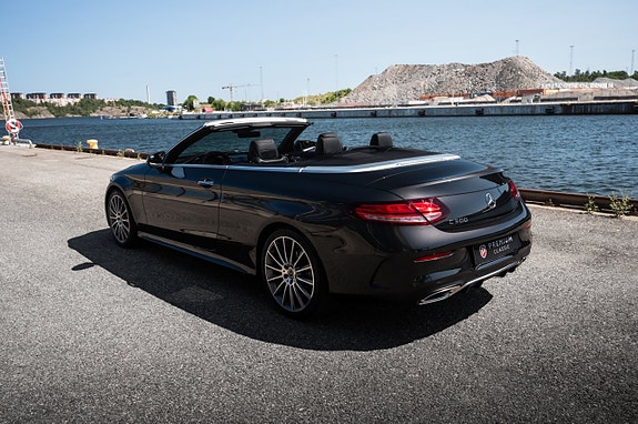 Mercedes-Benz C300 13 of 30