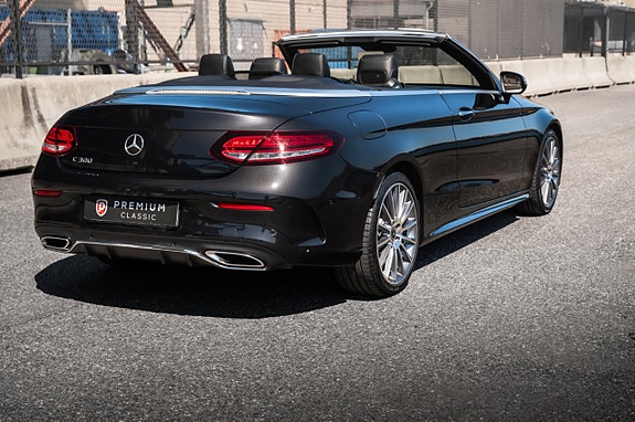 Mercedes-Benz C300 10 of 30