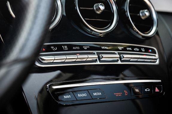 Mercedes-Benz C300 30 of 30