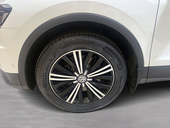Volkswagen Tiguan 8 of 14