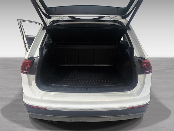 Volkswagen Tiguan 14 of 14