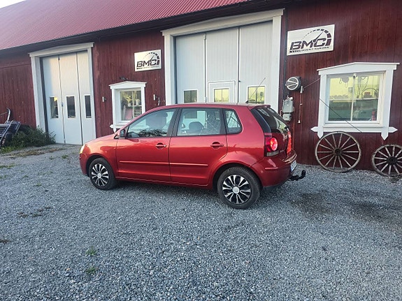 Vw polo Atraktor 14000 mil  nybesiktad 2 of 5