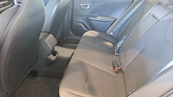 Kia K4 5 of 12
