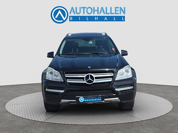 Mercedes-Benz GL350 2 of 5