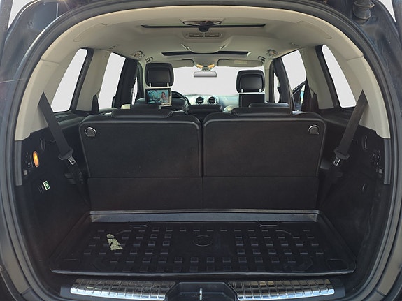 Mercedes-Benz GL350 19 of 22