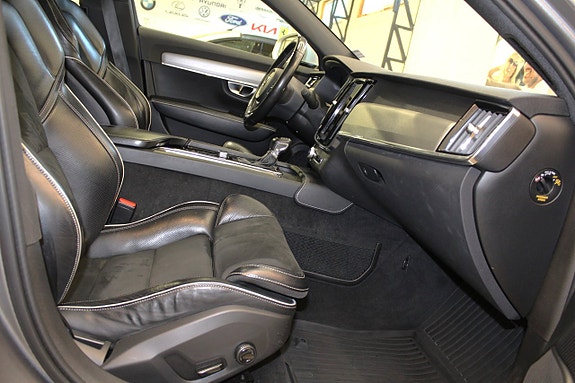 Volvo S90 16 of 21