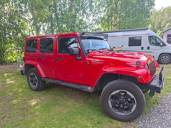 Jeep Wrangler Unlimited 2 of 4