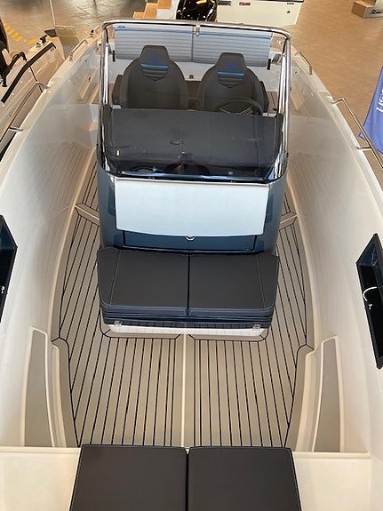Bella 600R/Mercury F150 ProXS -24 4 of 5