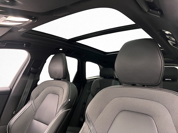 Volvo XC60 11 of 30