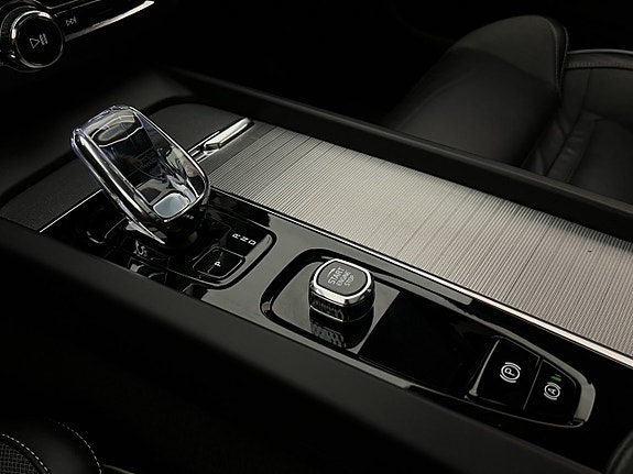 Volvo XC60 25 of 30