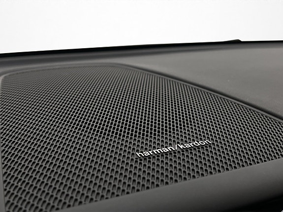 Volvo XC60 12 of 30
