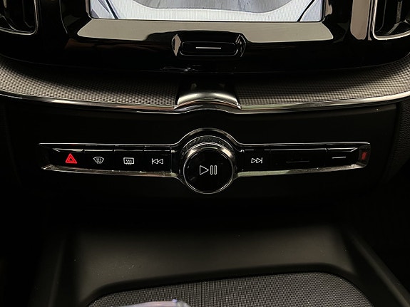 Volvo XC60 24 of 30