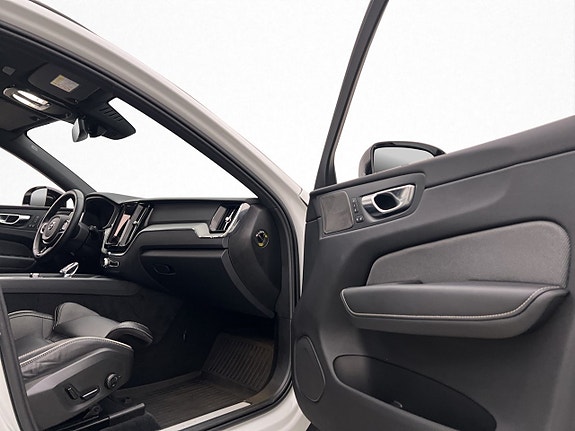 Volvo XC60 26 of 30