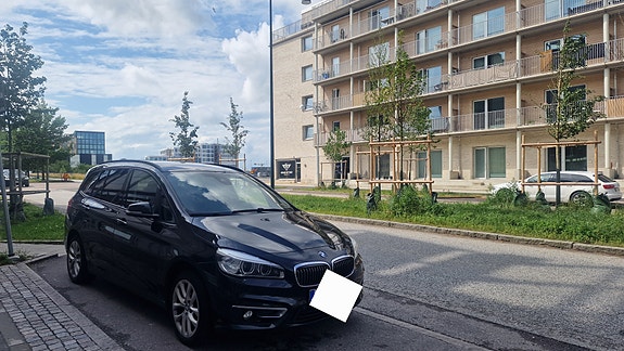 BMW 220d 3 of 4