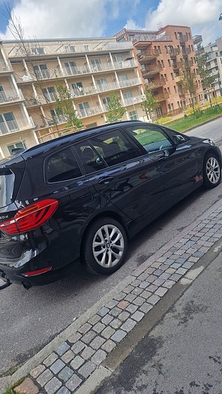 BMW 220d 2 of 4