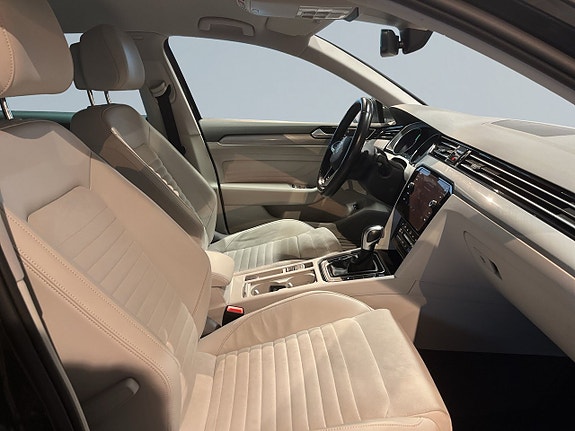 Volkswagen Passat 10 of 18
