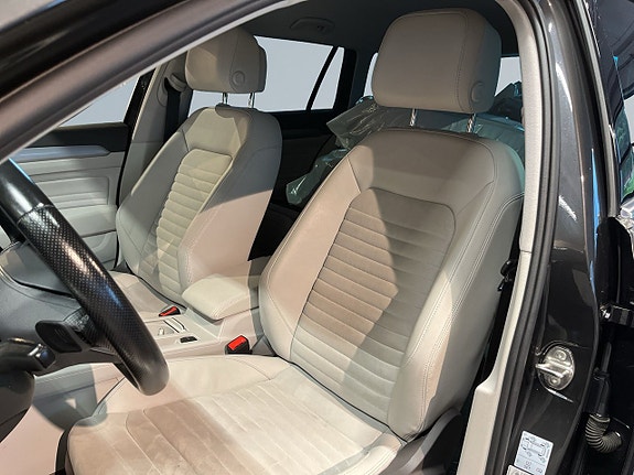 Volkswagen Passat 13 of 18