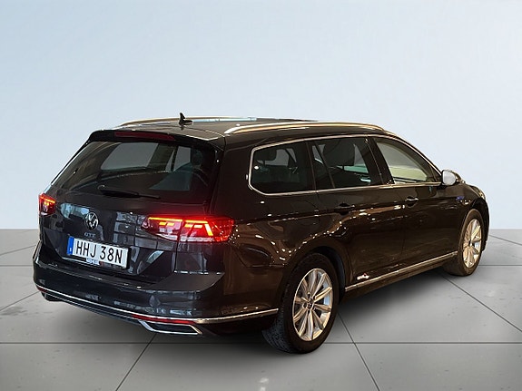 Volkswagen Passat 6 of 18
