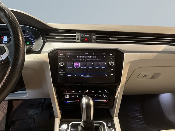 Volkswagen Passat 11 of 18