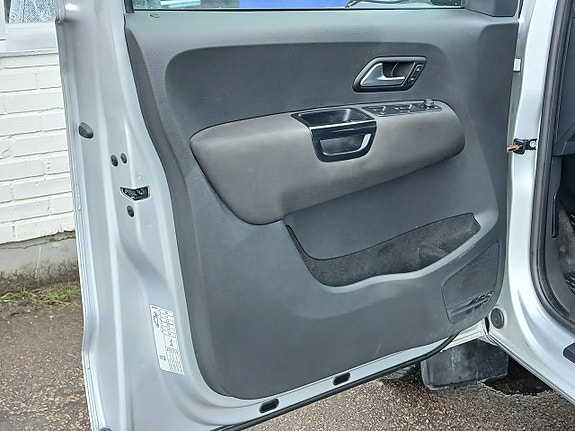 Volkswagen Amarok 12 of 29