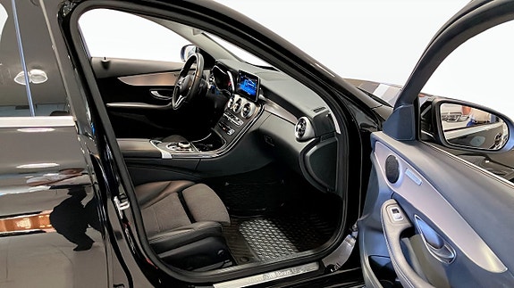 Mercedes-Benz CLC220 3 of 5