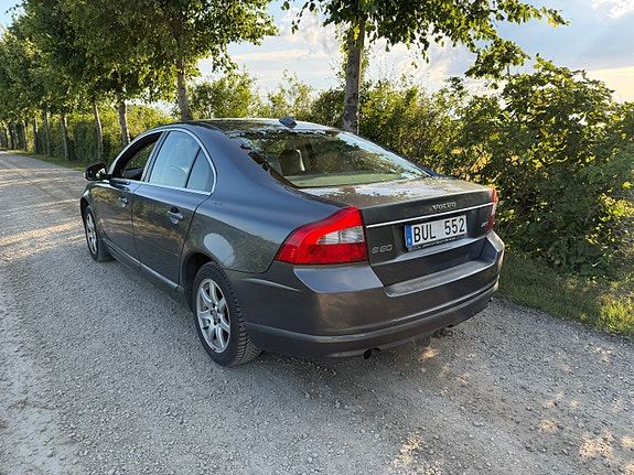 Volvo S80 3 of 5