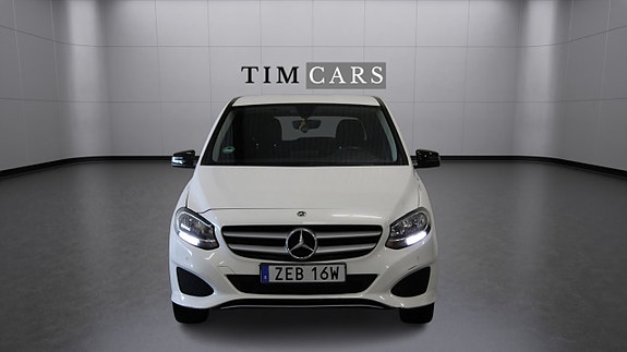 Mercedes-Benz B220 d 2 of 19