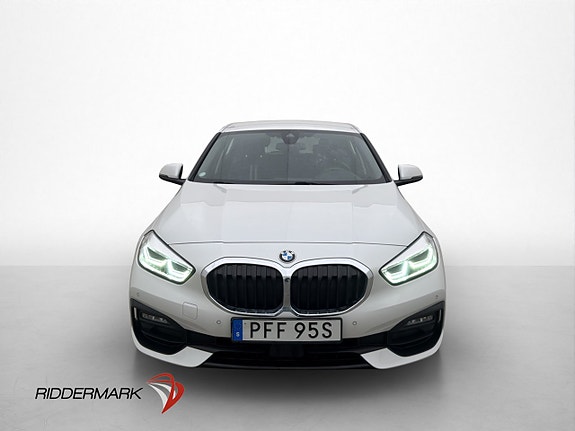 BMW 118i 2 of 5