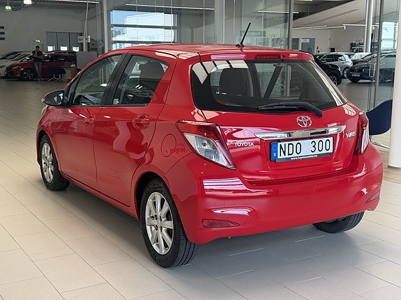 Toyota Yaris 4 of 15