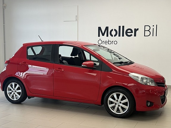 Toyota Yaris 15 of 15
