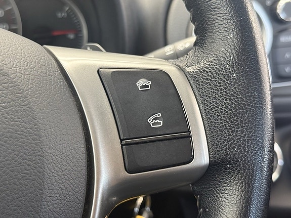 Toyota Yaris 11 of 15