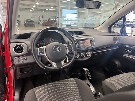 Toyota Yaris 6 of 15