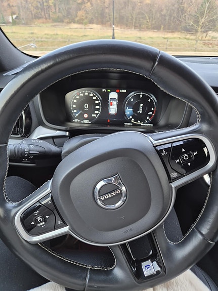 Volvo V60 2 of 5
