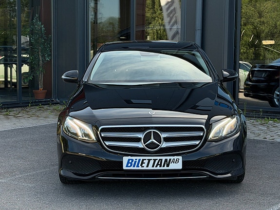Mercedes-Benz E200 d 3 of 5