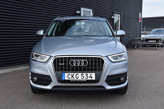 Audi Q3 2 of 5
