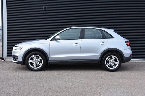 Audi Q3 3 of 5