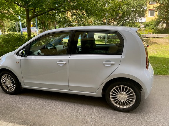 Volkswagen UP! 5 of 5