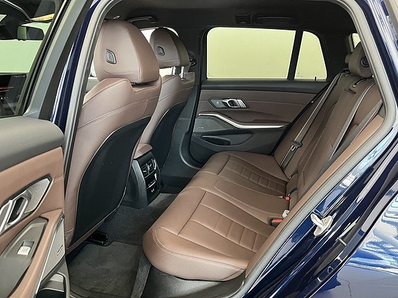 BMW M340i 11 of 14