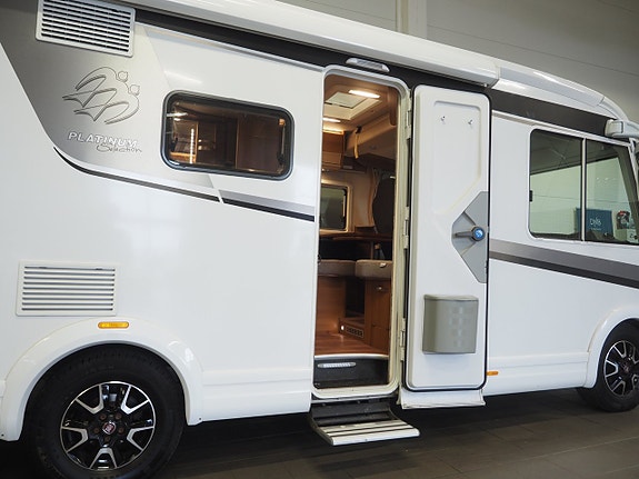 Knaus 600 MG VAN I PLATINUM Auto AC Solcell Cykelställ 6 of 21