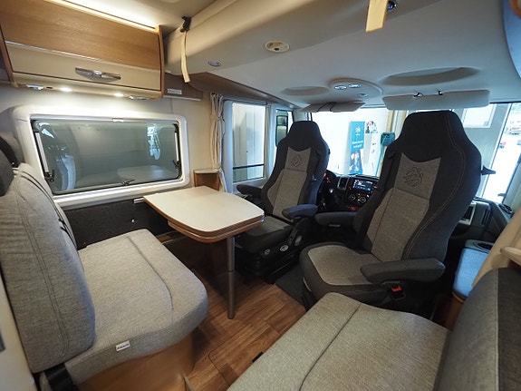 Knaus 600 MG VAN I PLATINUM Auto AC Solcell Cykelställ 8 of 21
