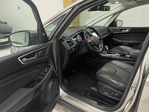 Ford S-MAX 11 of 27