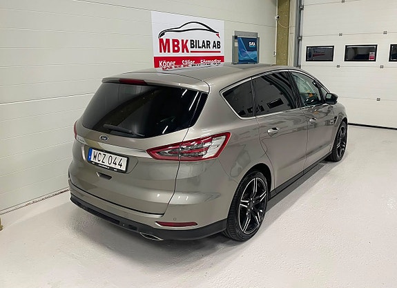 Ford S-MAX 7 of 27