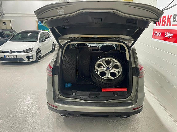Ford S-MAX 22 of 27
